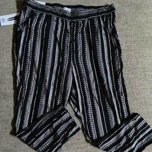 Jessica Simpson casual pant